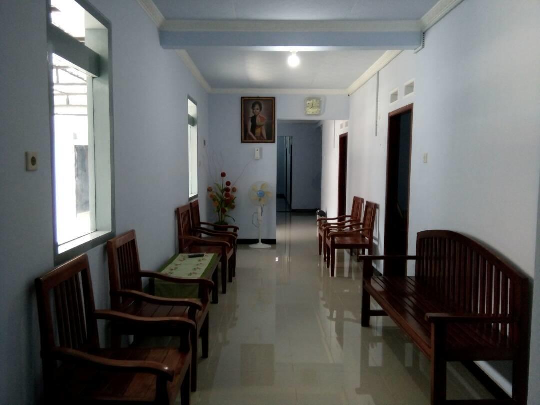 Rembulan Guest House Jombang Ngoại thất bức ảnh